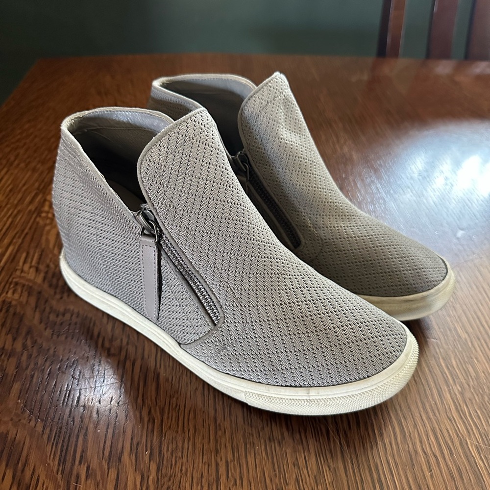 Maurice’s Gray High-Top, Zippered Sneakers